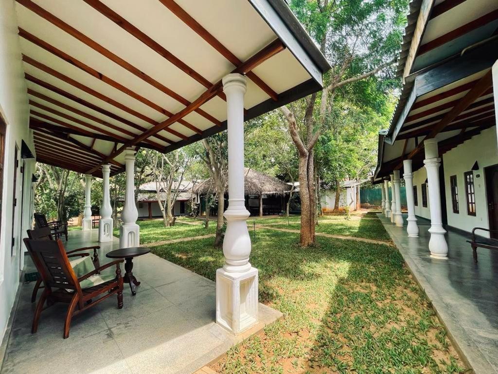Kingfisher Resort Sigiriya Ngoại thất bức ảnh