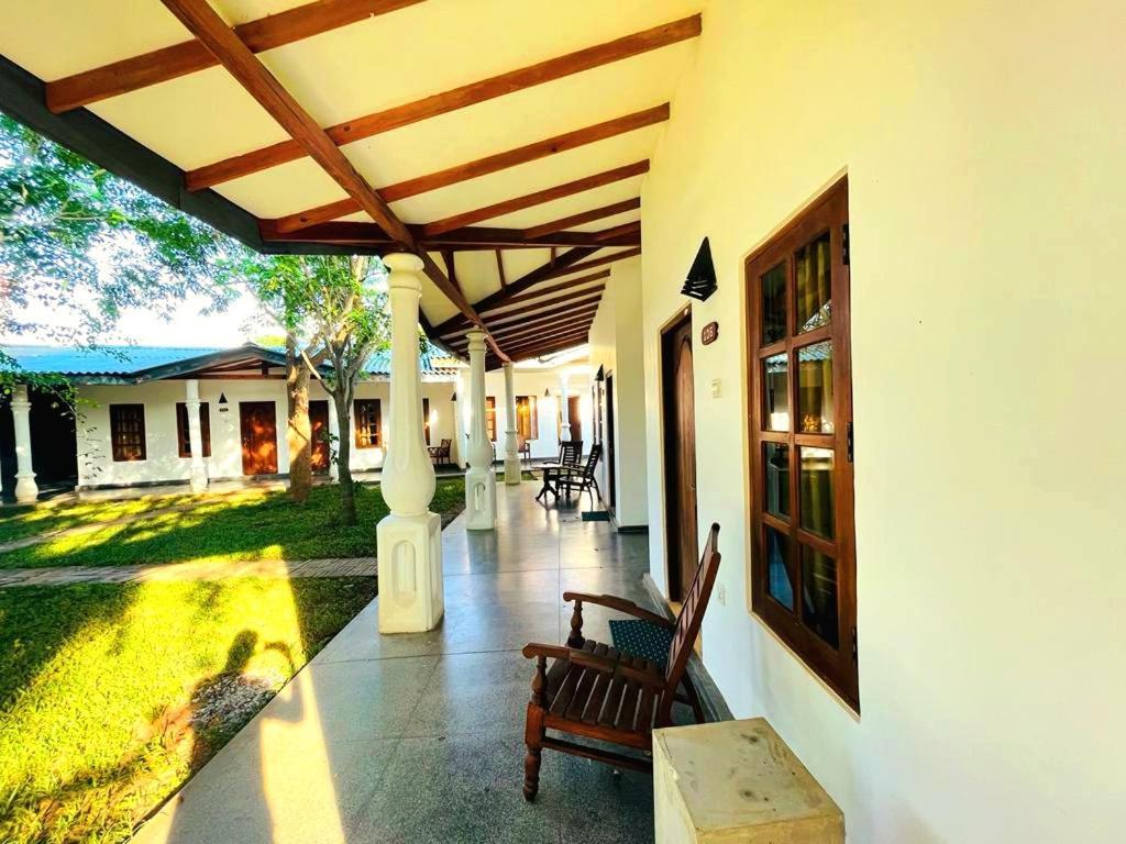 Kingfisher Resort Sigiriya Ngoại thất bức ảnh