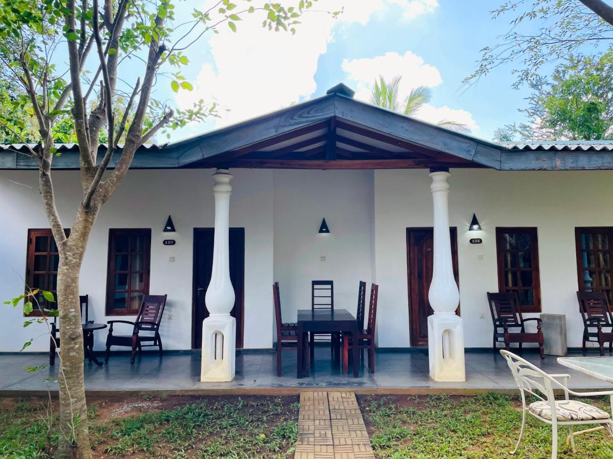 Kingfisher Resort Sigiriya Ngoại thất bức ảnh