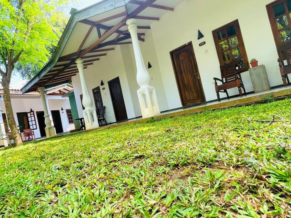 Kingfisher Resort Sigiriya Ngoại thất bức ảnh