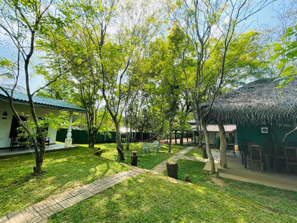 Kingfisher Resort Sigiriya Ngoại thất bức ảnh