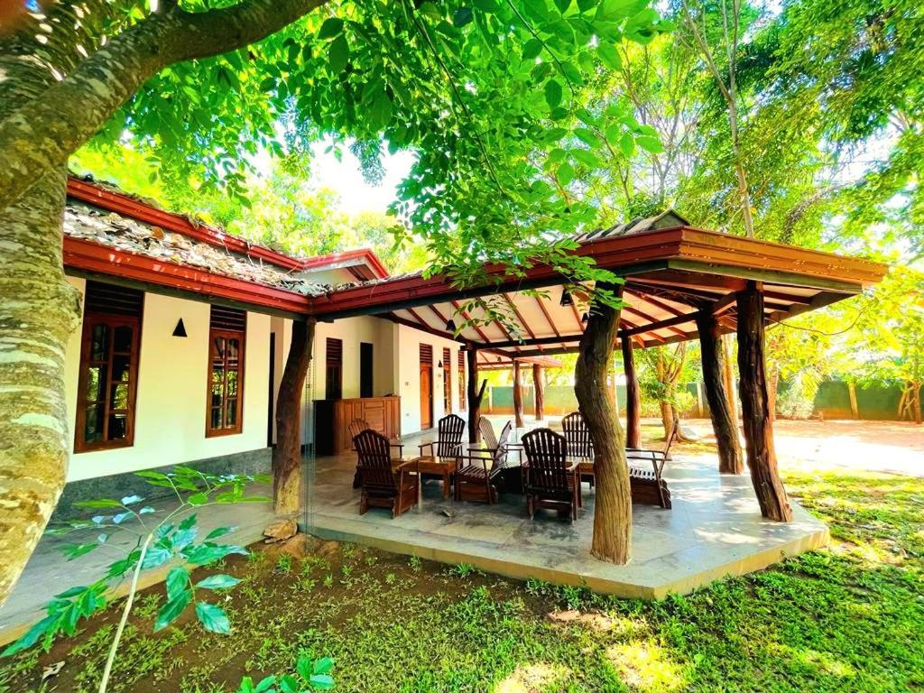 Kingfisher Resort Sigiriya Ngoại thất bức ảnh